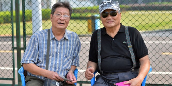 退休旅行顺道看望了几位老同学，我才发现：43年的同学情也淡如水