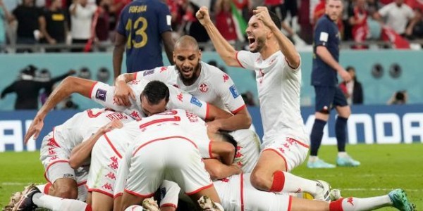 未能出线却赢下法国 突尼斯已足够令球迷疯狂