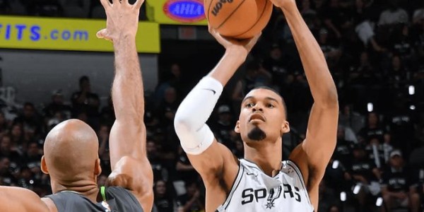 狂轰39分15板5帽！文班天神下凡，马刺2-1森林狼，华子空砍34+14