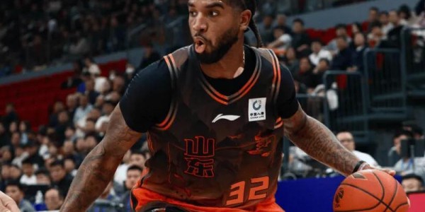 新葡萄8883官网AMG-山东外援隐患太大！克里斯情绪波动大，鲍威尔只能高出手换高得分