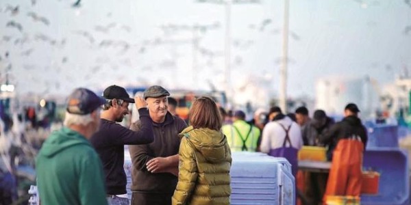 新葡萄8883官网AMG-前皇马左后卫科恩特朗退役后干啥？在老家当渔船主