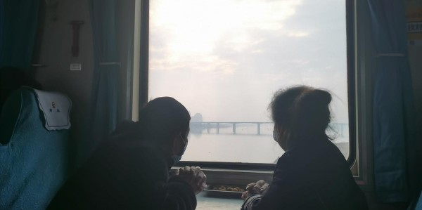 退休旅行顺道看望了几位老同学，我才发现：43年的同学情也淡如水